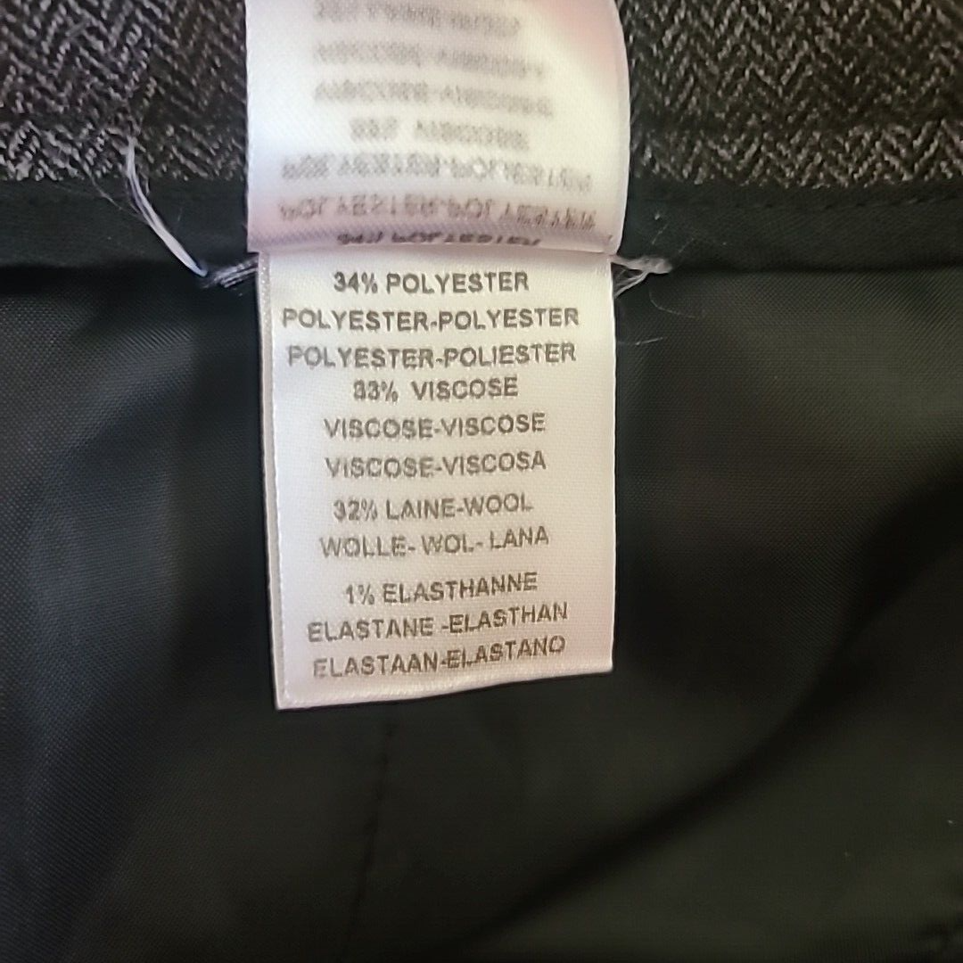 5754838