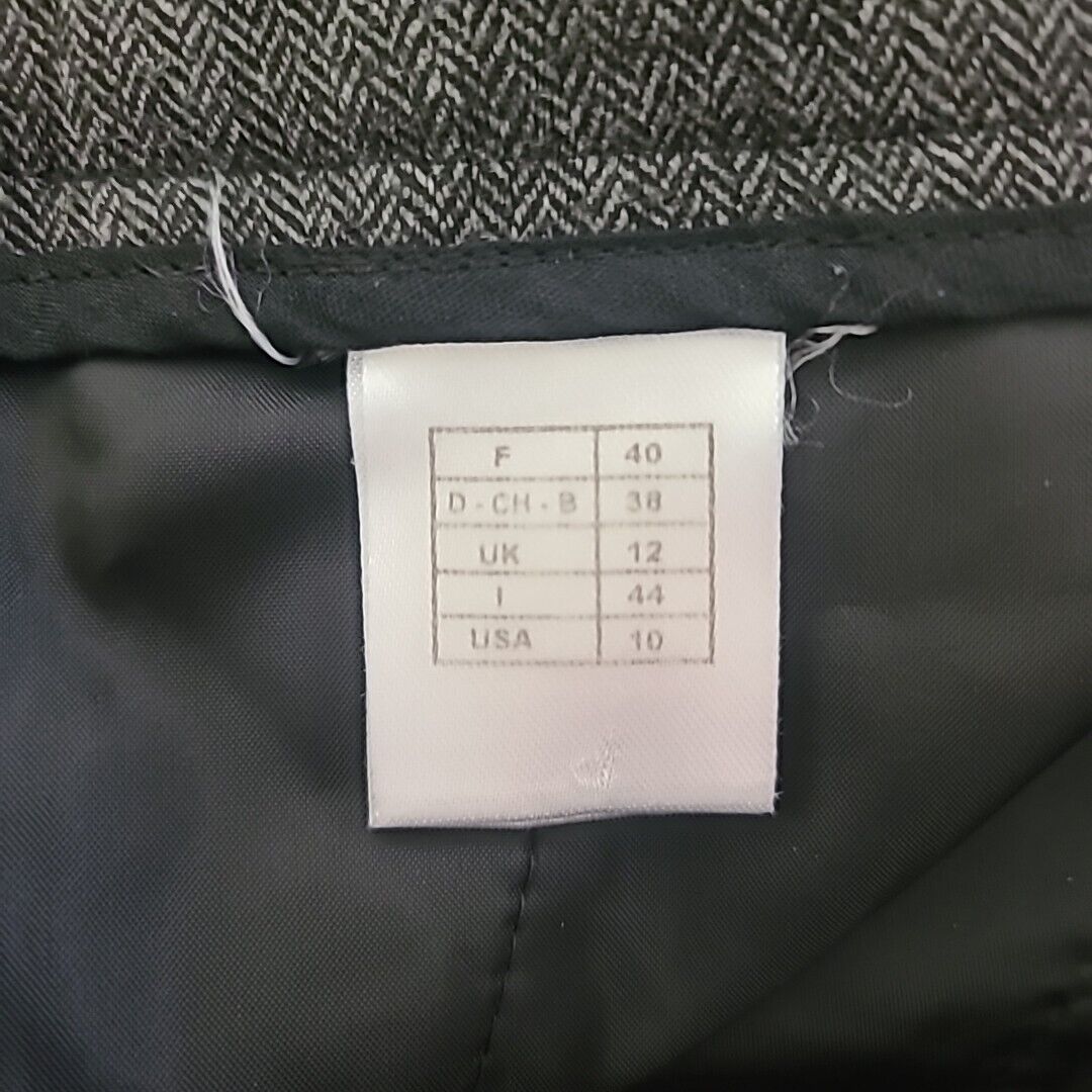 5754838