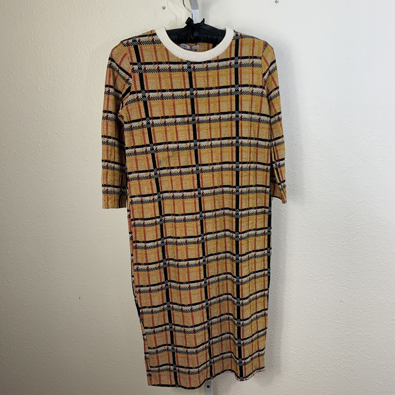 ZARA Golden Yellow Plaid Midi Sweater Dress Size S Black Rust White 3/ OrangeyPink ZARA Golden Yellow Plaid Midi Sweater Dress Size S Black Rust White 3/ OrangeyPink