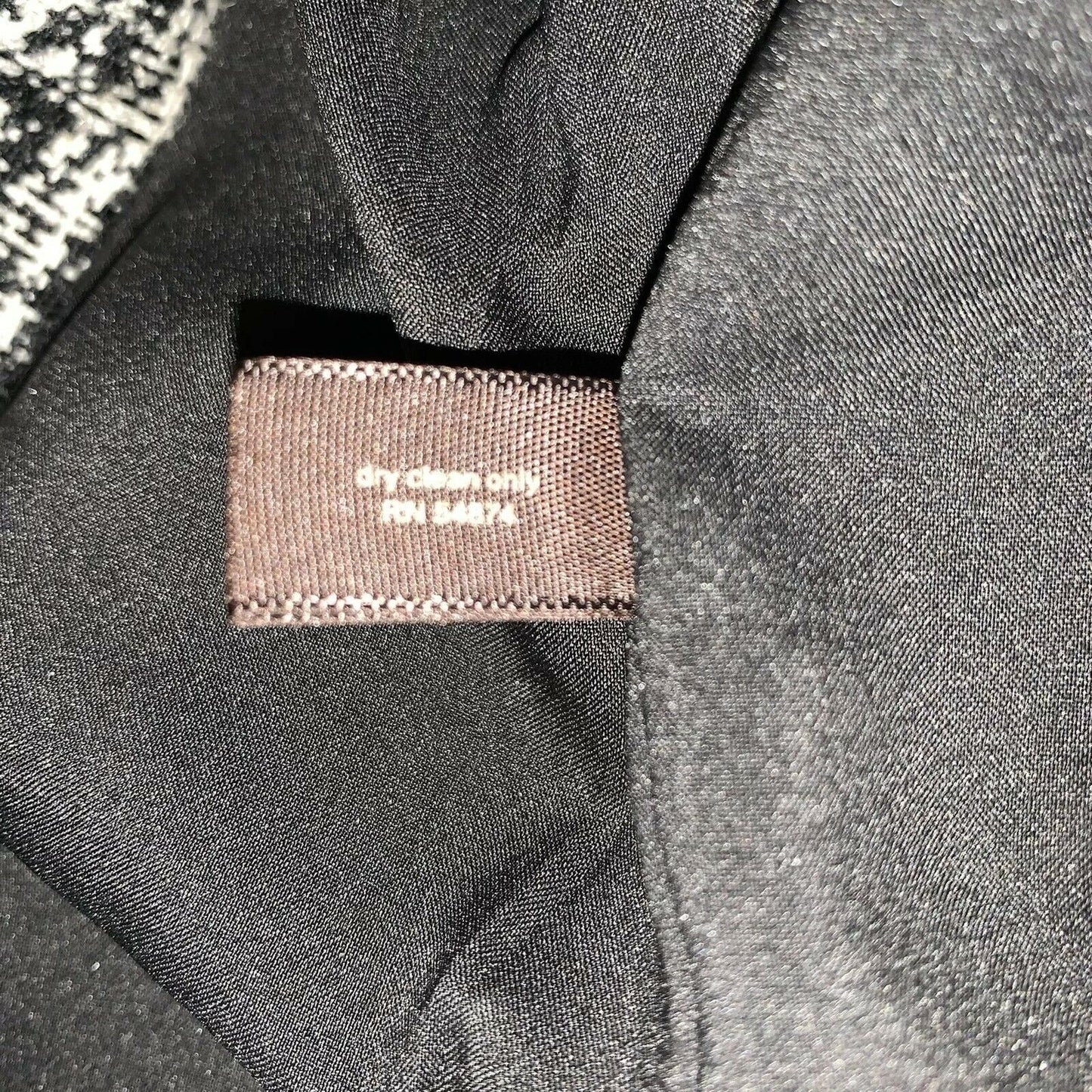 5754868