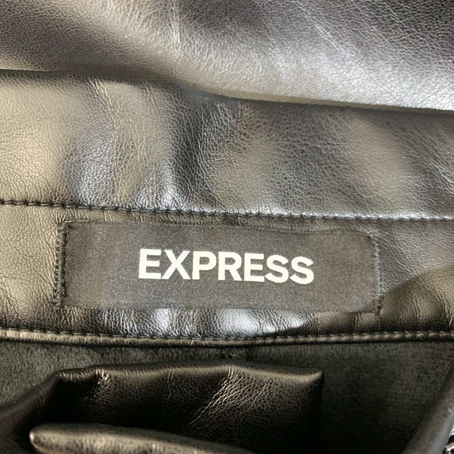 5823307