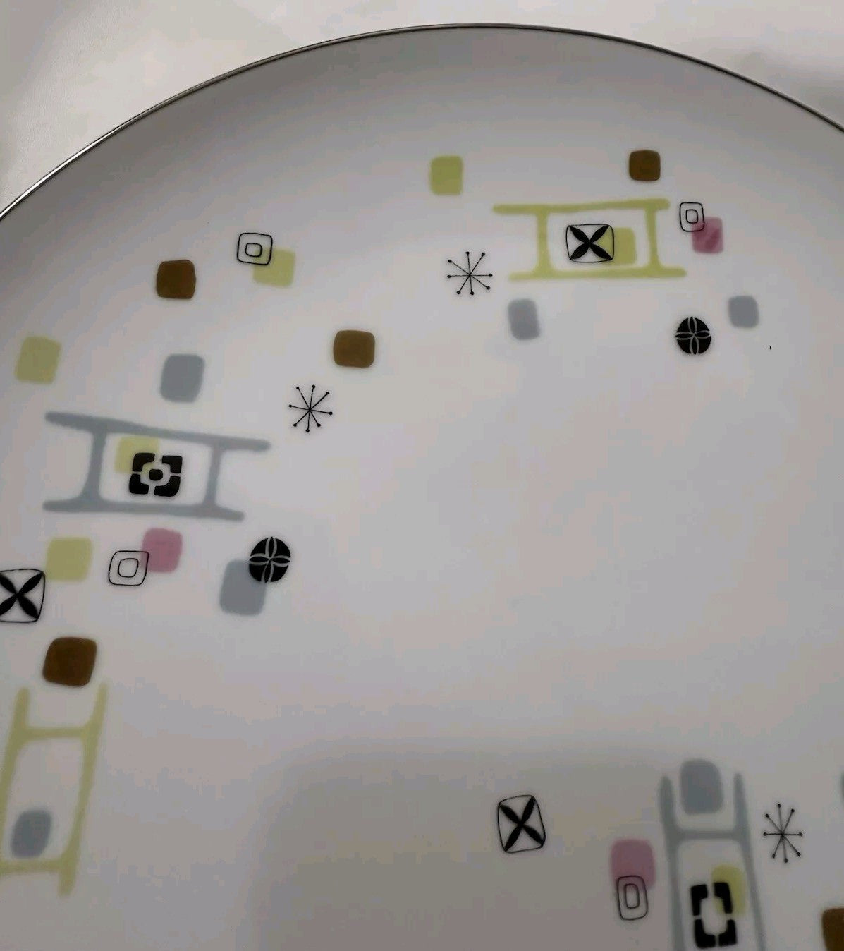 5754543