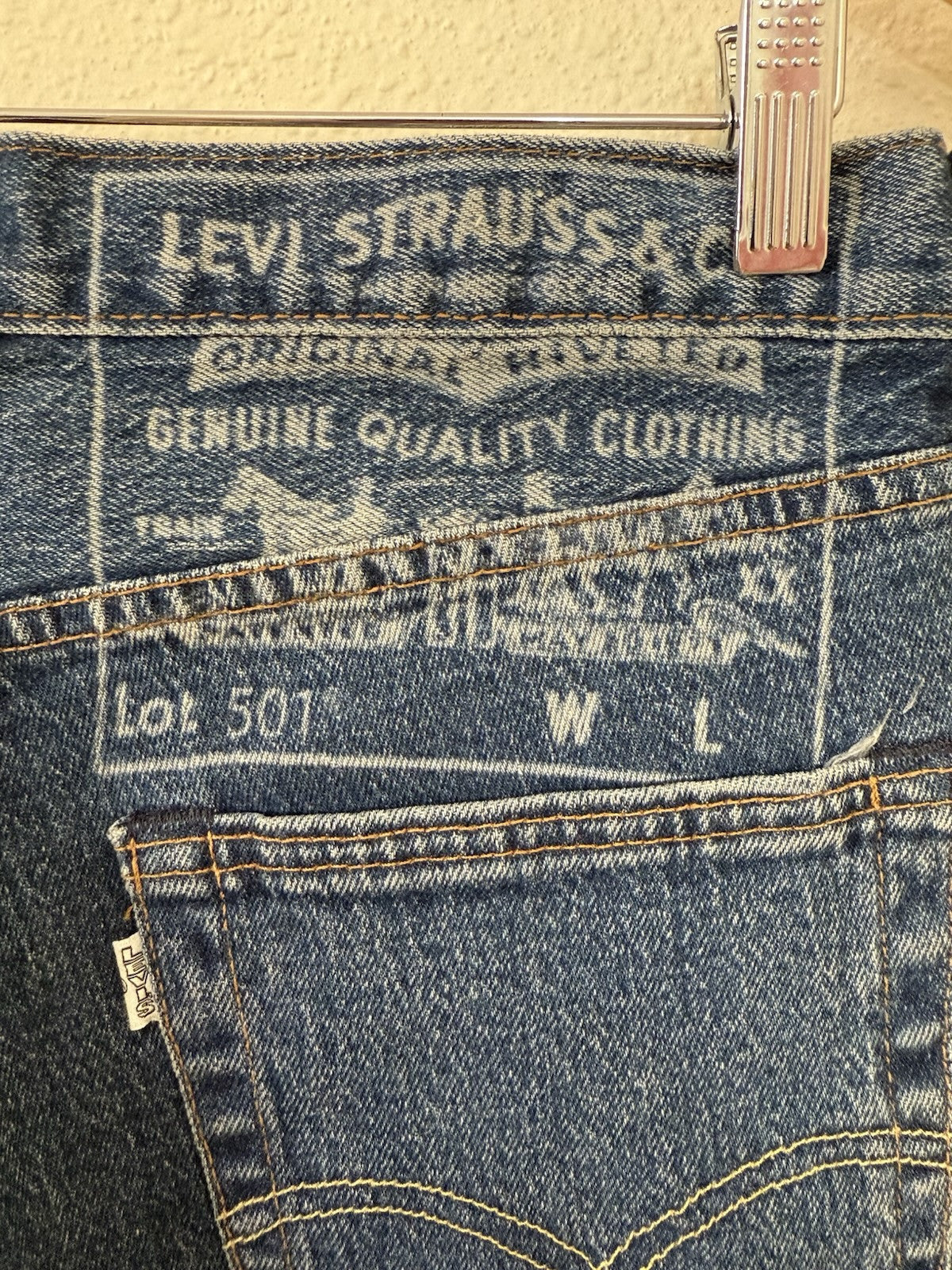 5823303