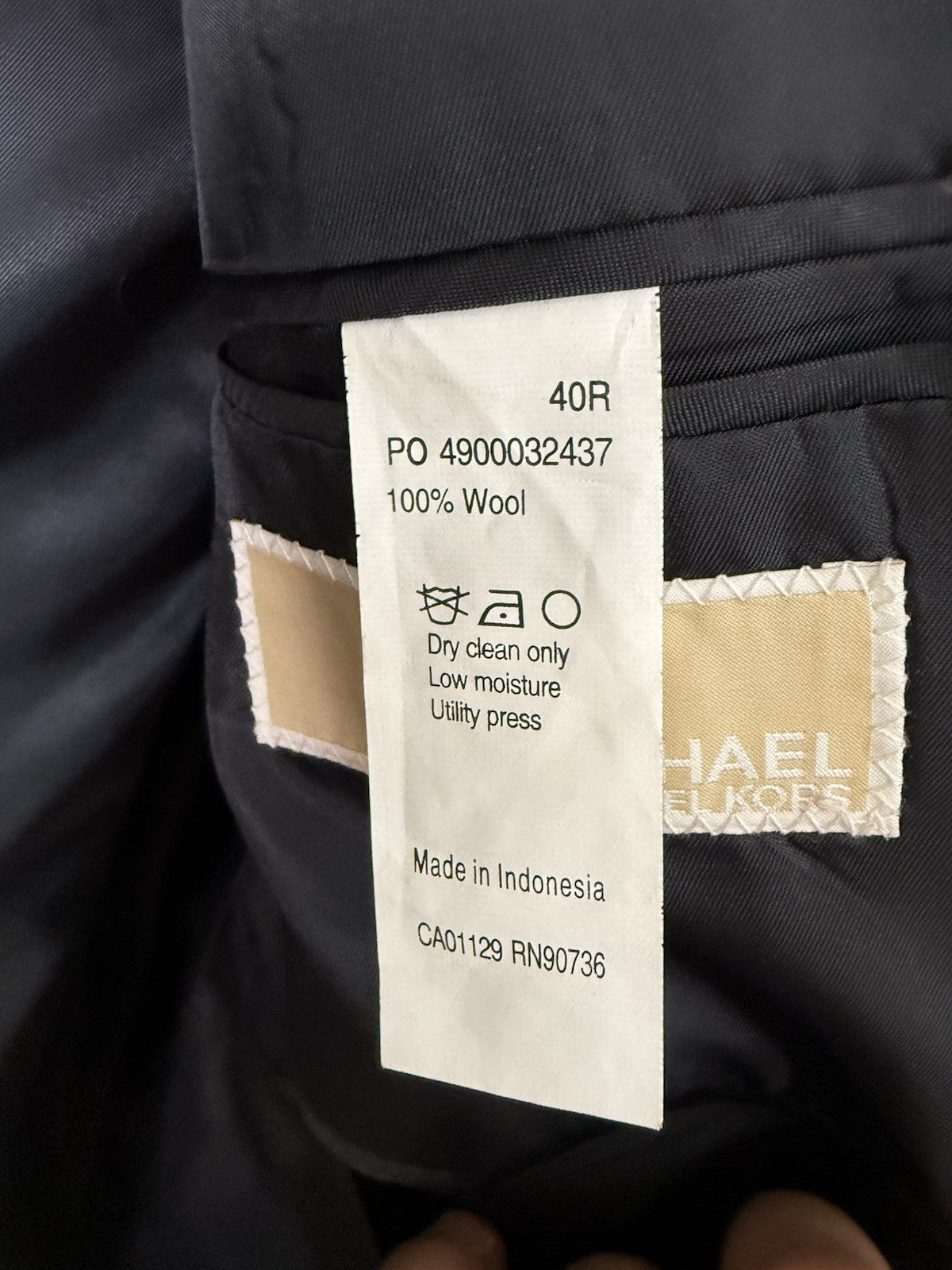 5823304