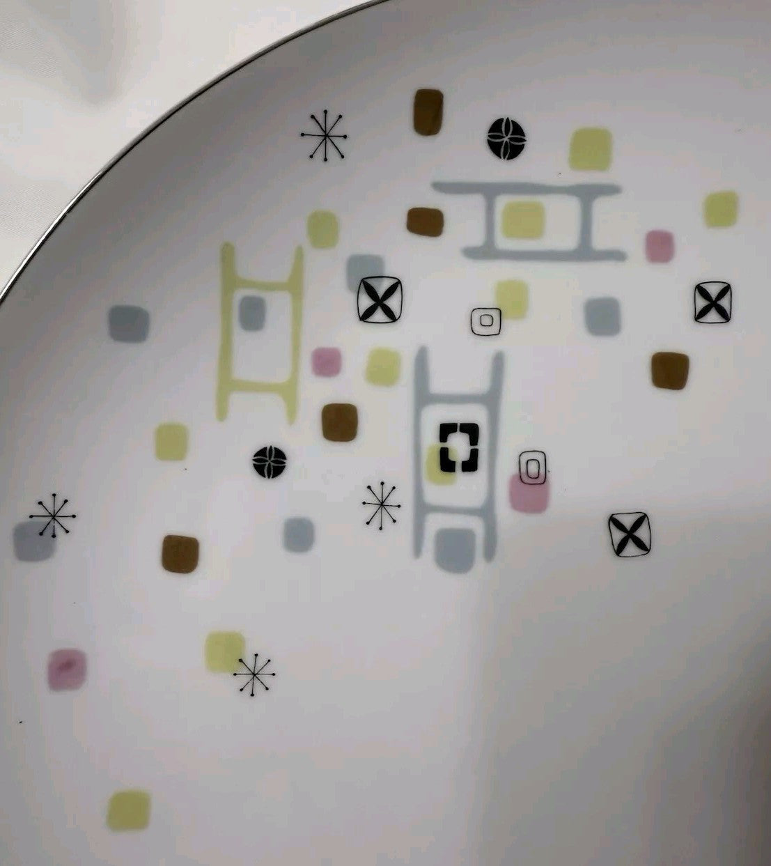 5754543