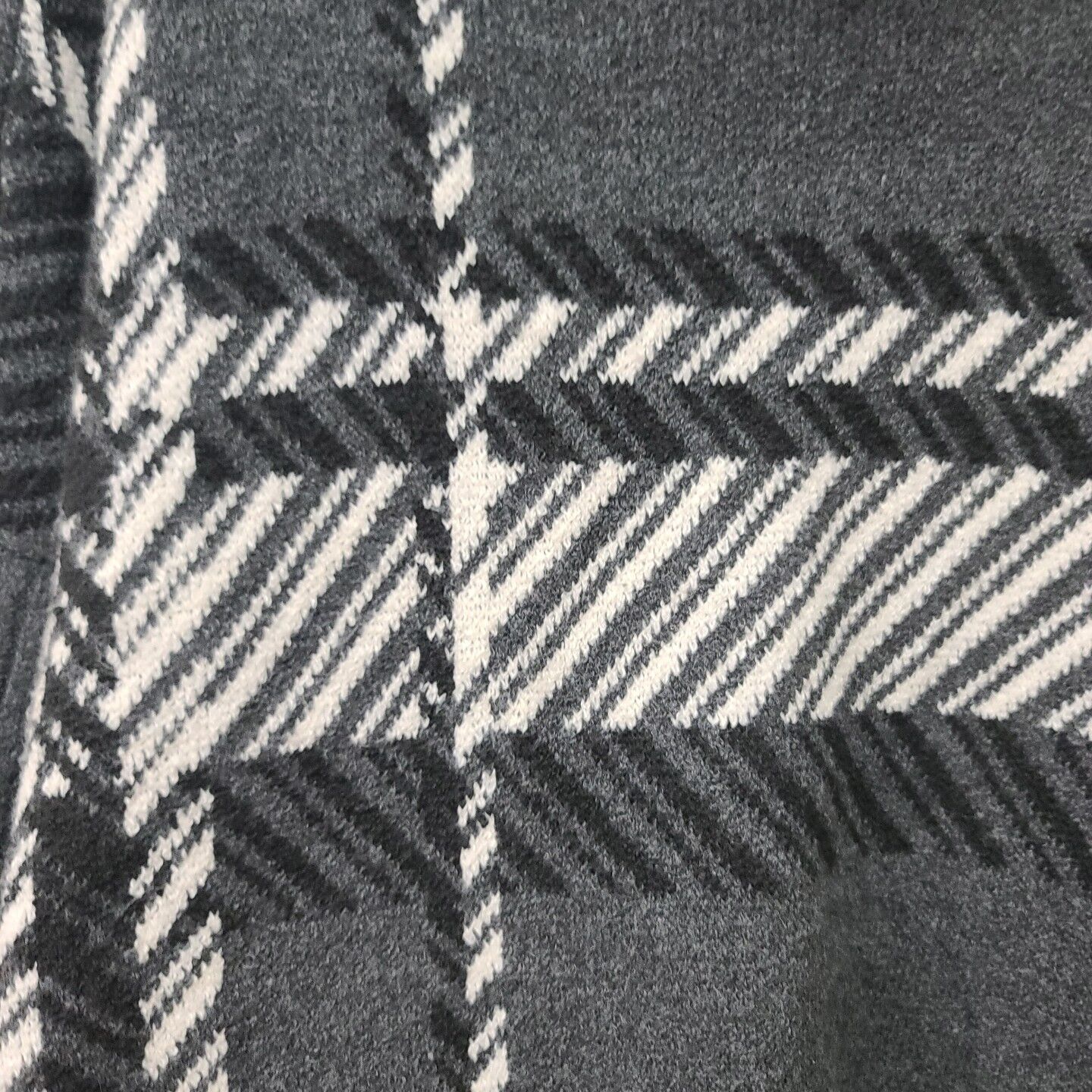 5754221