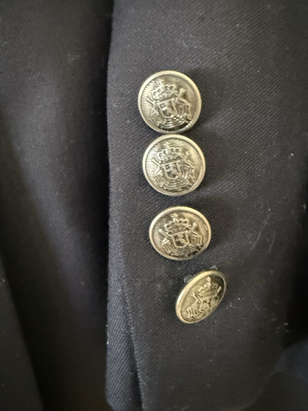 5823304
